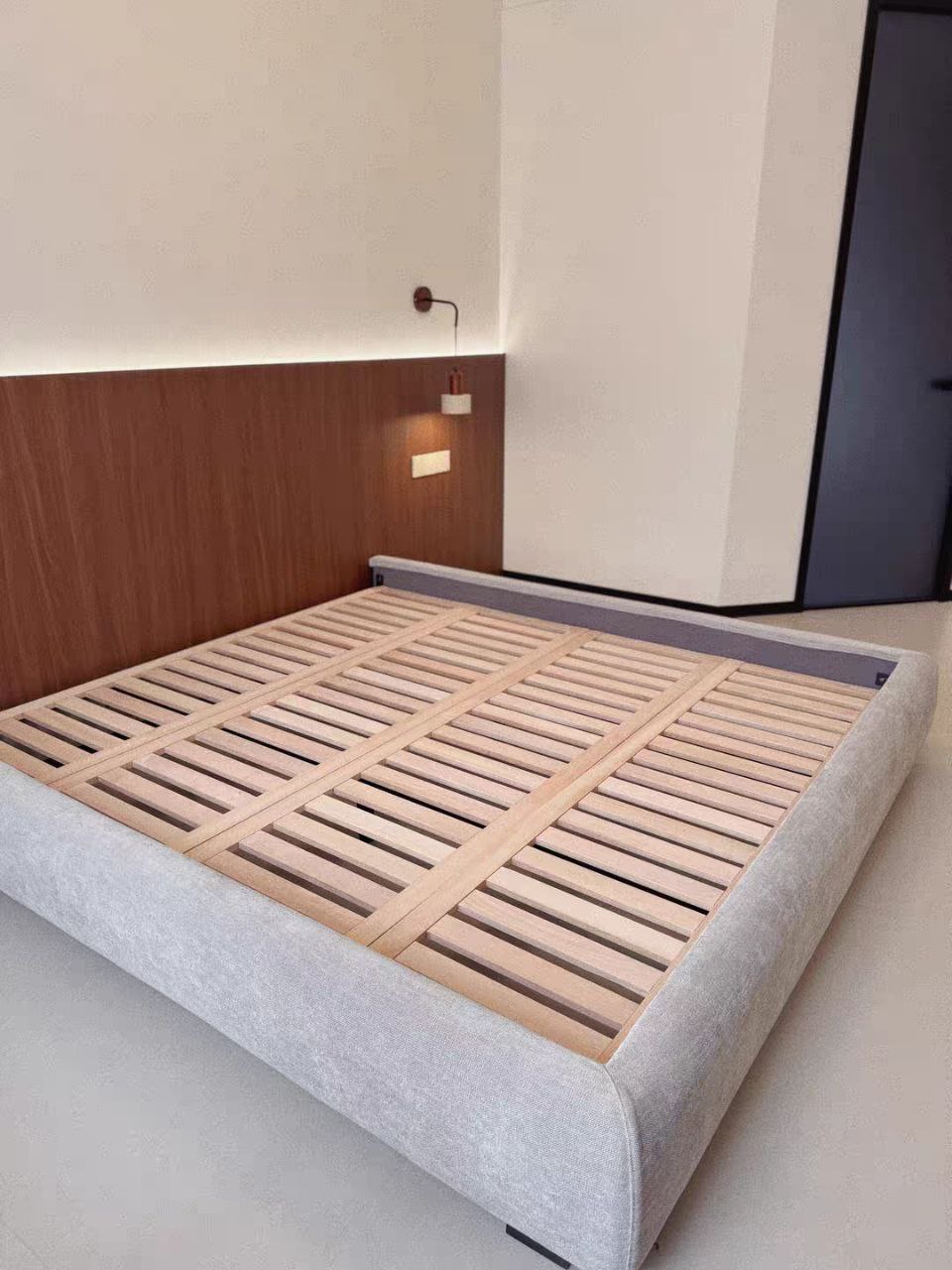 Кровать HUSH by Romatti