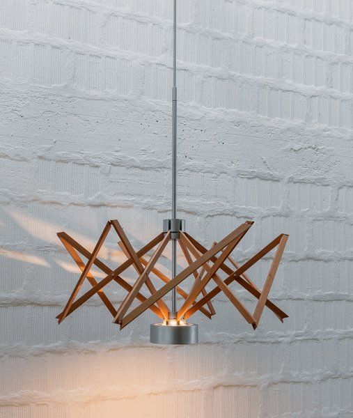 Дизайнерские люстры из дерева