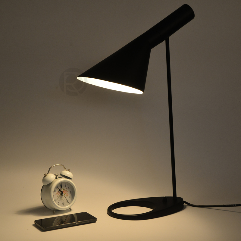 Дизайнерская настольная лампа AJ by Romatti