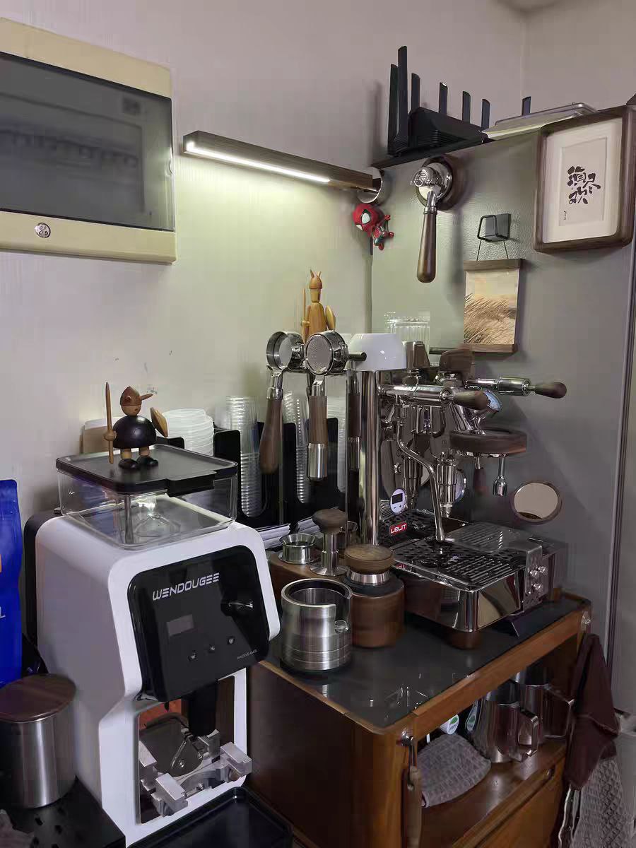 Настенный светильник (Бра) BASTONE by Romatti