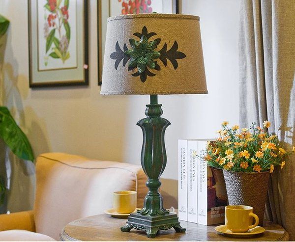 Дизайнерские настольные лампы в стиле ретро