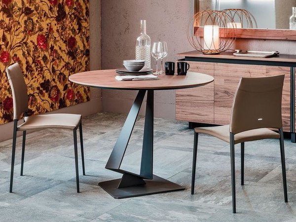 Дизайнерские столы на металлокаркасе для кафе и ресторанов