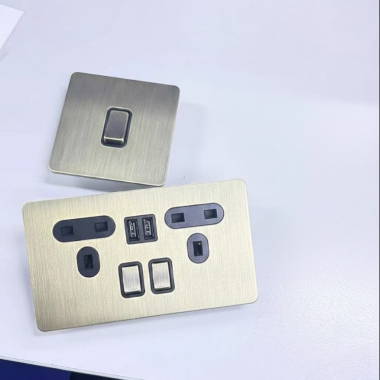 Выключатель с розеткой SPARKO by Romatti